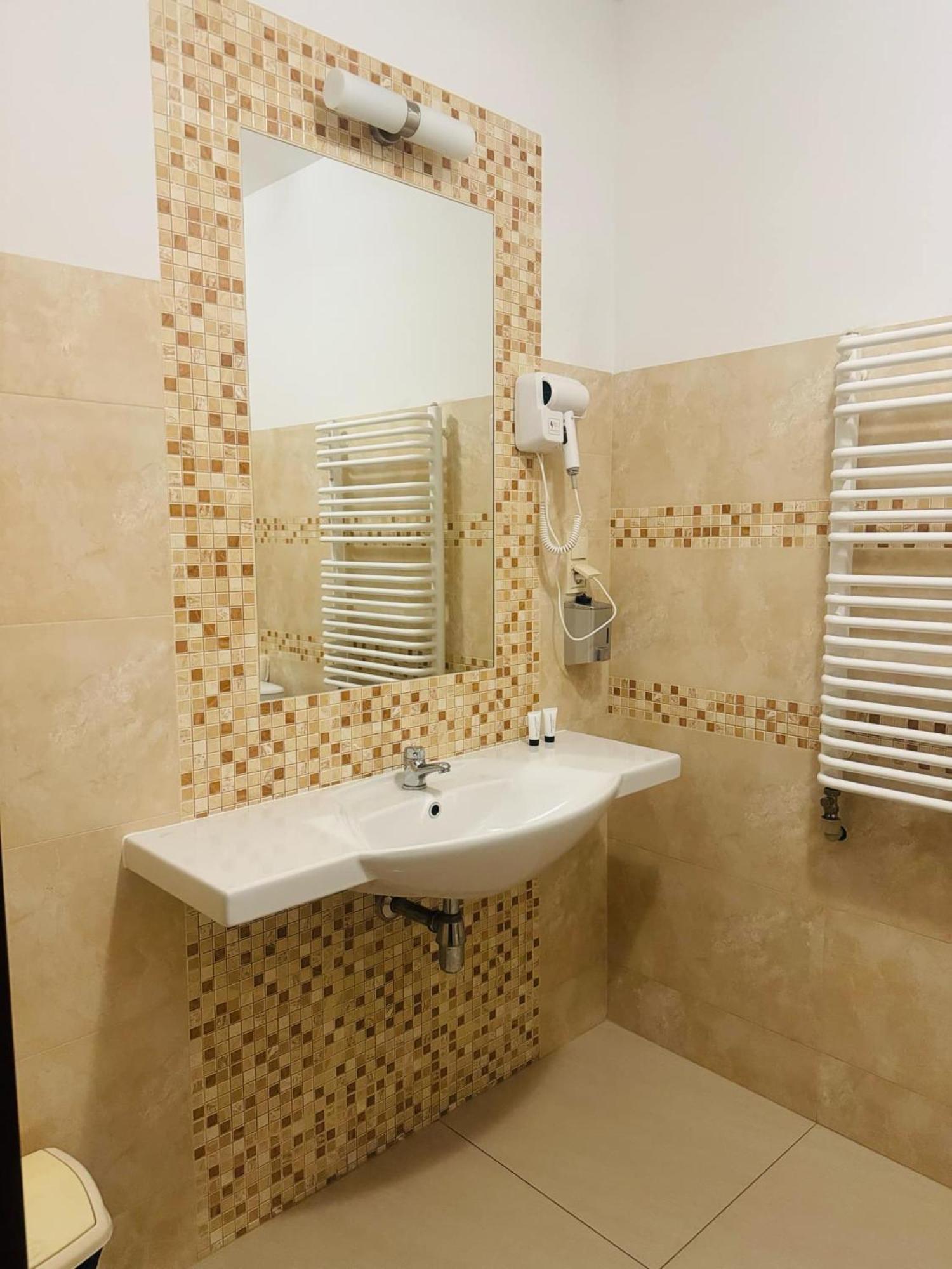 Magiczna Farma Hotel Obiady Maka I Magia Zambrow Exteriör bild